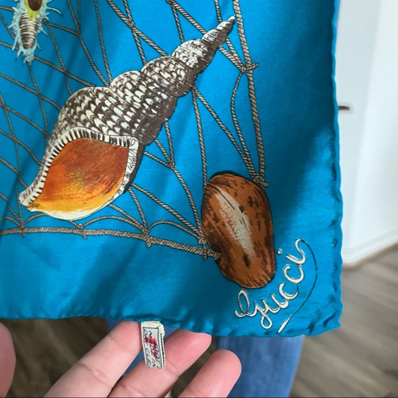 Gucci VTG Seashell Portal Silk Scarf - Picture 3 of 16